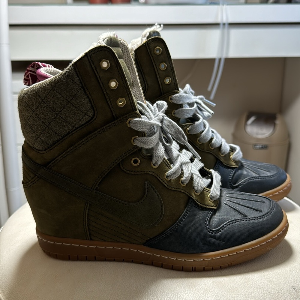 Women's Dunk Wedge Sneakers - Picture 3 of 6